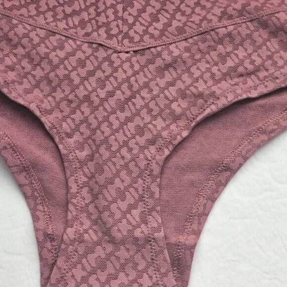 Skims CHEEKY Logo panty Nwt - Picture 3 of 8